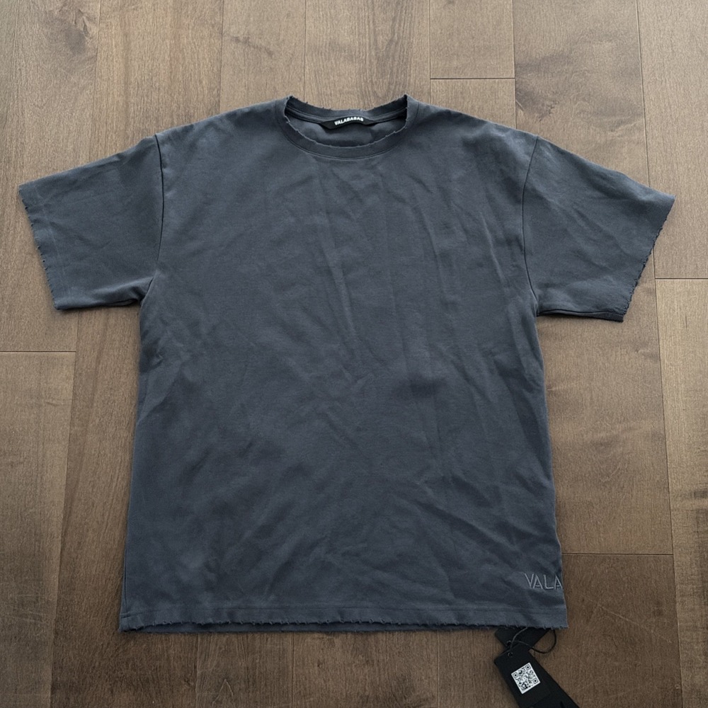 Valabasas Men's Gray Embroidered Crew Neck T-Shirt Size Medium NWT